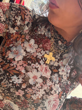 Load image into Gallery viewer, Gold cross necklace
