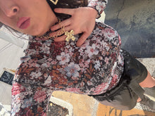 Load image into Gallery viewer, Gold cross necklace
