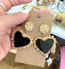 Load image into Gallery viewer, Heart earrings
