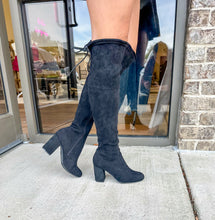 Load image into Gallery viewer, Alessa black suede
