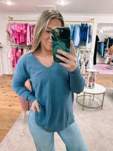 Load image into Gallery viewer, Front Seam Sweater

